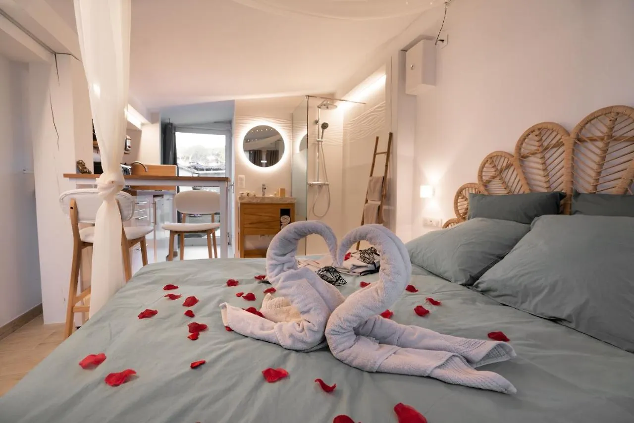 Lovina Chambre De Charme Avec Jaccuzi Velaux France
